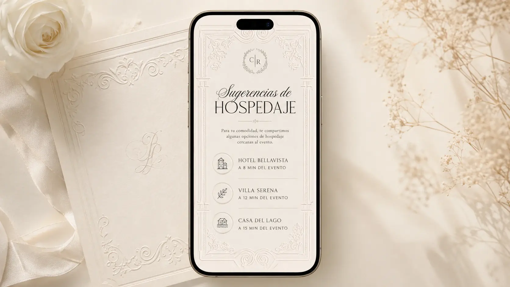 Llave y equipaje de un hotel mediterráneo recomendado para invitados de boda